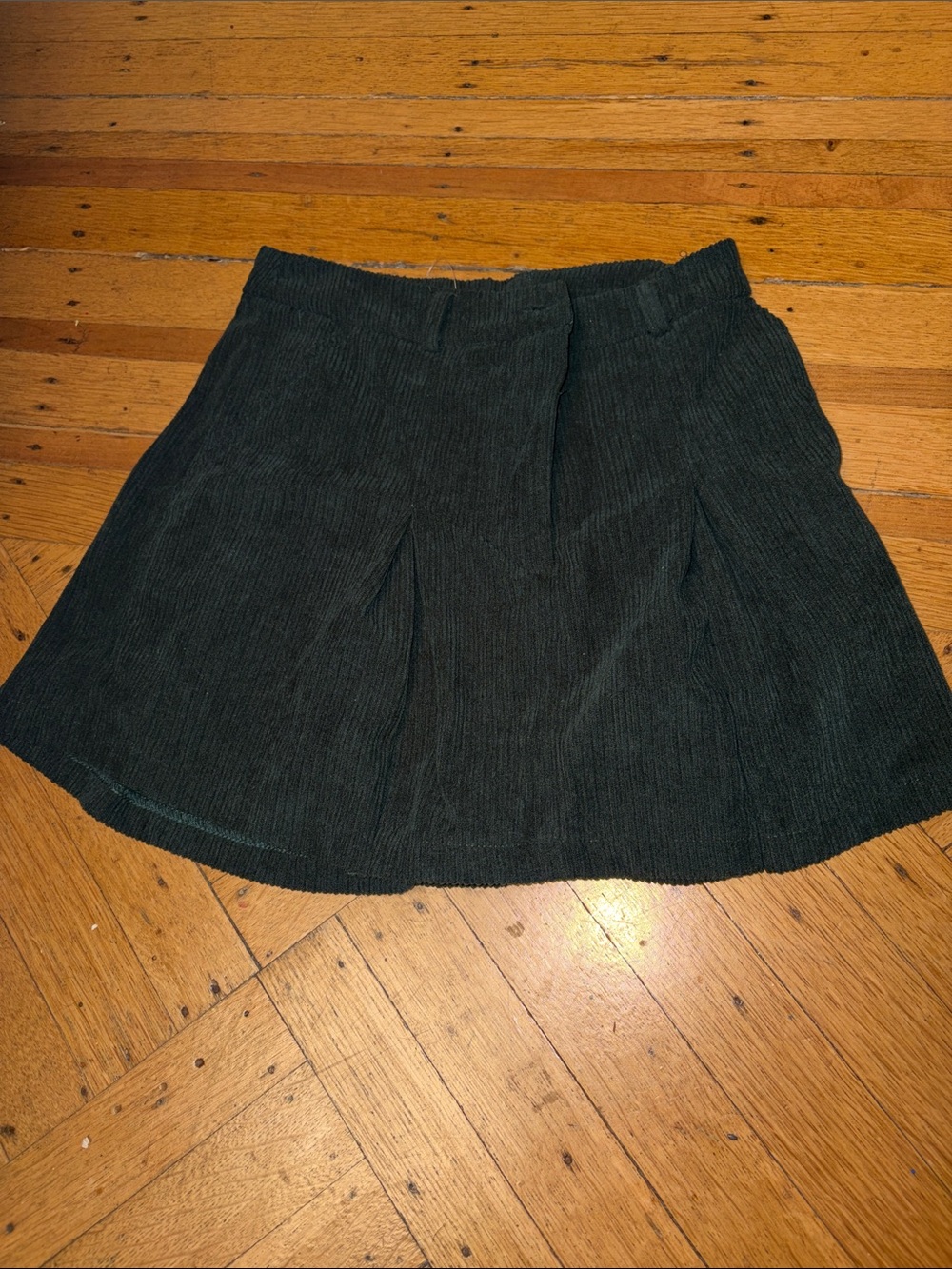 Kirious Corduroy evergreen shorts side pockets in Dark Green